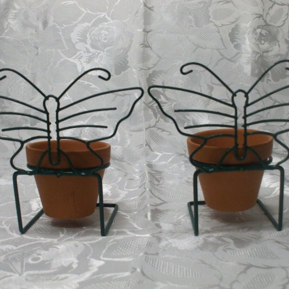 2 Terra Cotta Pots With Green Metal Butterfly Hang - Picture 3 of 5